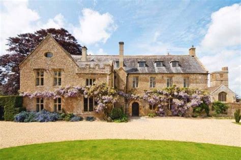 Grade 1 listed Manor House | English manor houses, English country house bedroom, Old country houses