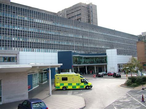 File:Royal Liverpool University Hospital.jpg - Wikimedia Commons
