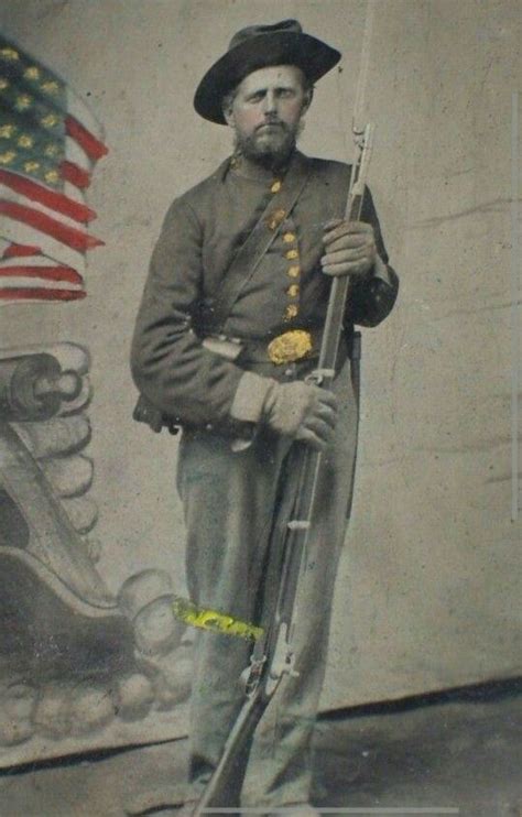 Yankee infantryman with Old Glory Damn Yankees, Union Soldiers, America ...