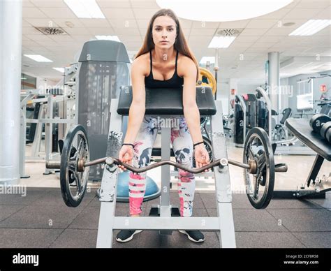 Bicep curls hi-res stock photography and images - Alamy