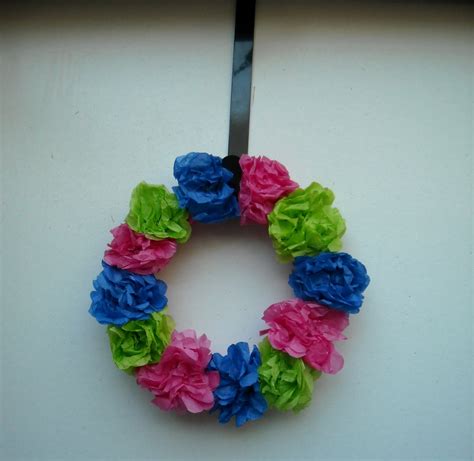 H Craft Creations: Tissue Paper Flower Wreath