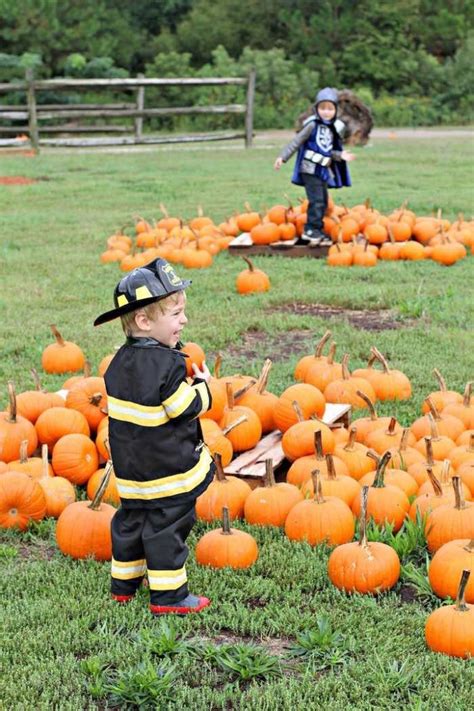 Kara's Party Ideas Halloween Hayride Party | Kara's Party Ideas