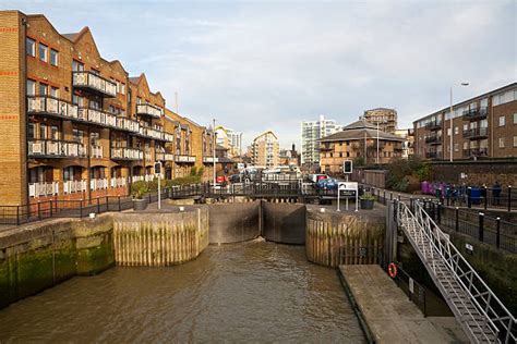 360+ Limehouse London Photos Stock Photos, Pictures & Royalty-Free ...