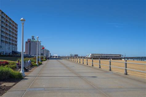 15 Amazing Things to do at Virginia Beach Boardwalk - Discover Walks Blog