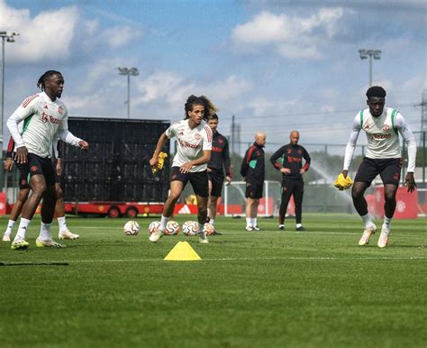 Manchester United consider relocating training complex after 24 years