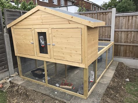 Rabbit hutch | Rabbit hutches, Chicken coop, Rabbit