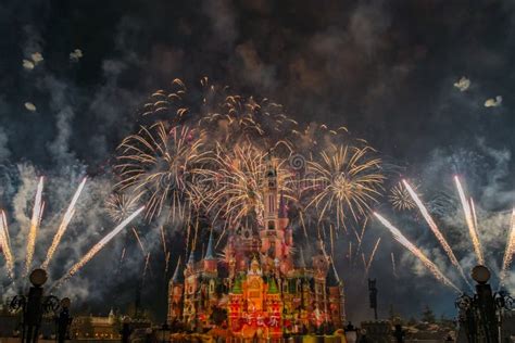 `Lighting Up a New Day` Special Fireworks of Shanghai Disneyland 2021 ...