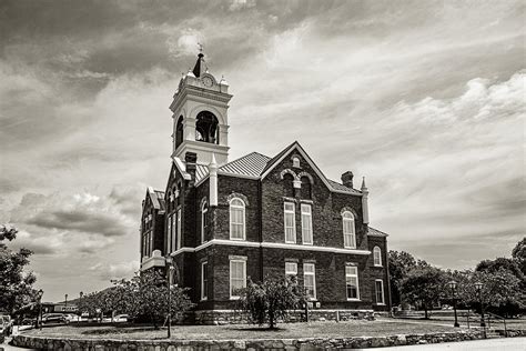 Union County Historic Courthouse Photograph by Mark Summerfield - Fine ...