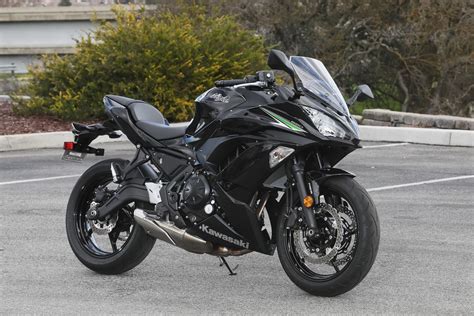 Review of Kawasaki Ninja 650 ABS 2017: pictures, live photos ...