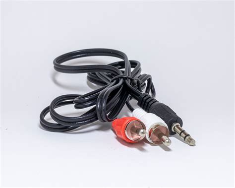 Introduction to RCA Cables and Speaker Wire