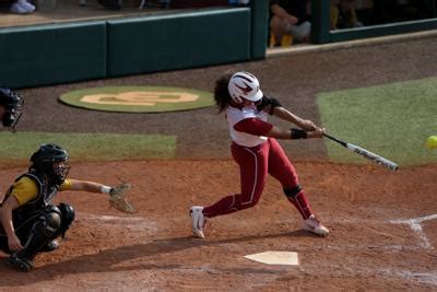 Oklahoma softball: Jocelyn Alo, finalist for Freshman of the Year award | Sports | oudaily.com