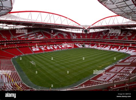 Home benfica venue euro 2004 championship final in portugal hi-res stock photography and images ...