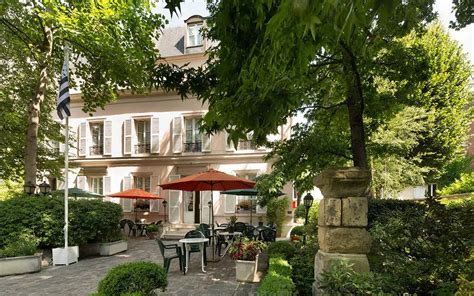 Best budget hotels in Paris | Telegraph Travel Best Hotel Deals, Best Hotels, Rue Mouffetard ...