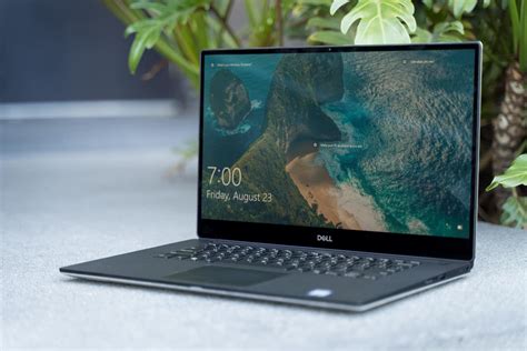 The Latest Dell XPS 15 Offers an Incredible New OLED Display