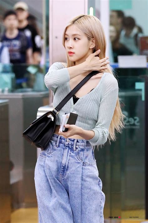 8 Times BLACKPINK's Rosé Became Our Fashion Inspiration