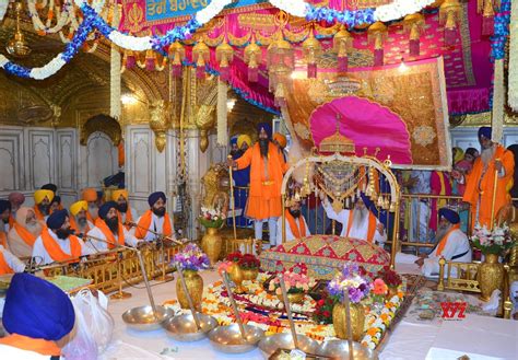 Amritsar: Devotees visit the Golden Temple #Gallery - Social News XYZ