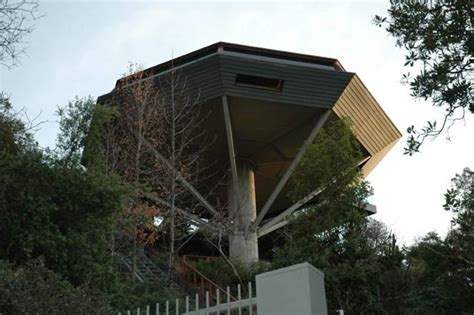 Flying saucer house photos