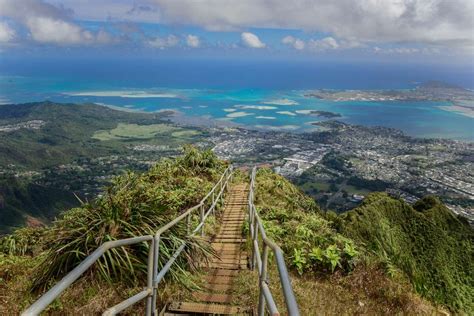 Honolulu mayor seeks $1M to dismantle Hawaii's infamous 'Stairway to Heaven'