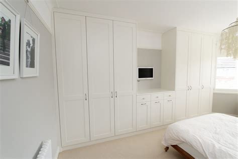 White Shaker Fitted Wardrobes, Made to Measure Bedroom Furniture, Enfield, EN2 | E.D.K Carpentry ...