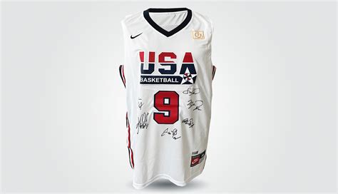 Official USA Jersey, Dream Team 1992 - Signed by the Legends - CharityStars