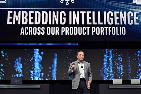 After corporate blunders and setbacks, Intel ousts CEO Bob Swan | Ars Technica