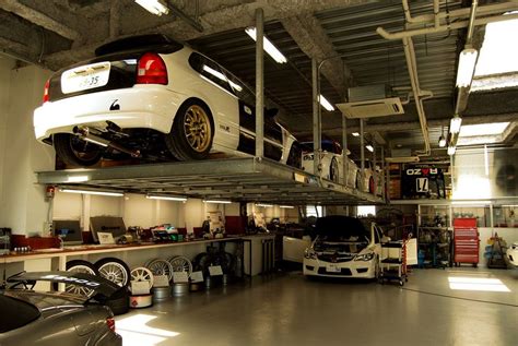 Pretty solid garage. One day I'll have it filled with Porsches and Astons. | Garage design ...