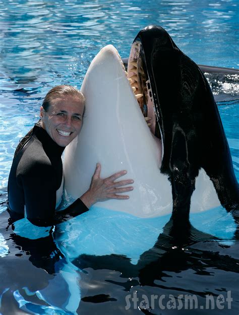 SeaWorld Trainer Dawn Brancheau killed by killer whale Tilikum – Starcasm