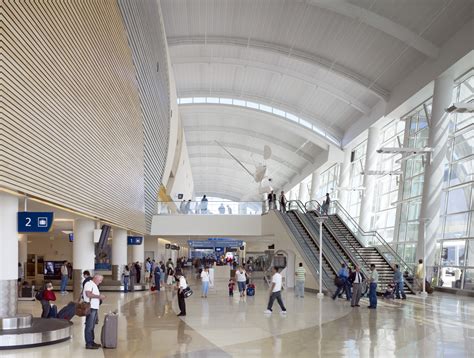 Galería de Terminal B del aeropuerto internacional de Mineta San José / Fentress Architects - 4