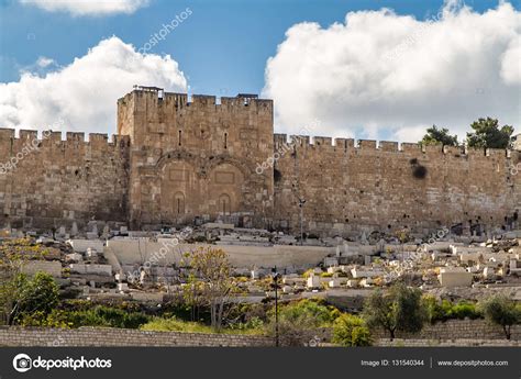 The Golden Gate in Jerusalem, Israel — Stock Photo © alefbet #131540344