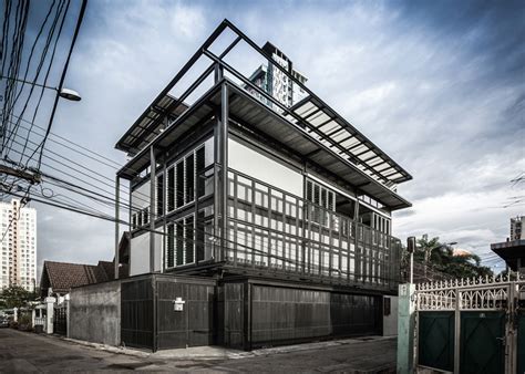 Jun Sekino designs Tinman house around steel structure