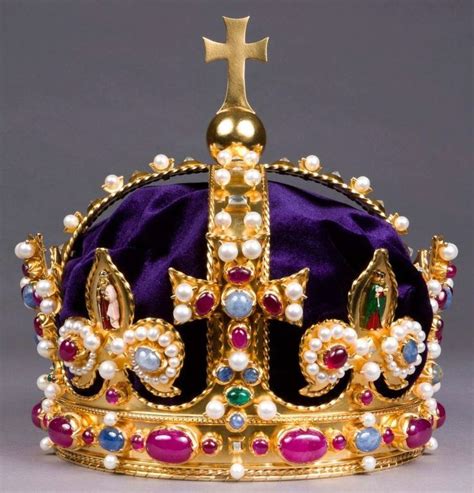 Ann Boleyn's crown | Royal crowns, Royal jewels, Royal jewelry