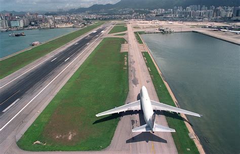 The scary descent into Hong Kong’s old Kai Tak…