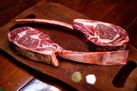 Cook a Tomahawk Steak and Order Delicious Steak Online