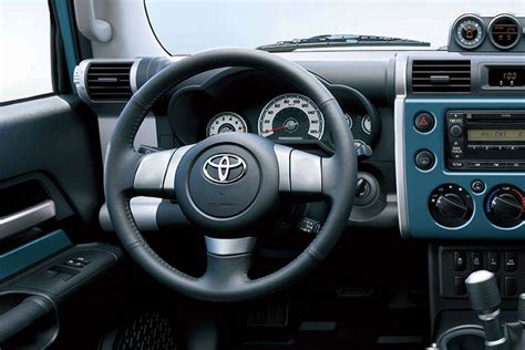 Toyota FJ Cruiser Interior & Exterior Images - FJ Cruiser Pictures