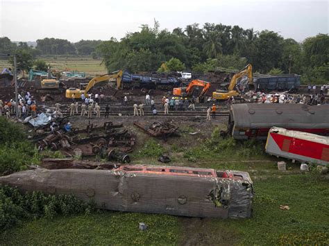 India train crash: Officials say a signalling error appears to be at ...