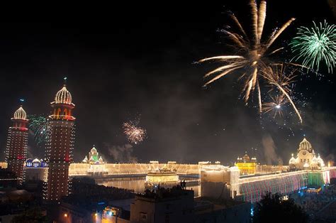 Diwali fireworks at the Golden Temple, Amritsar - Dandapani