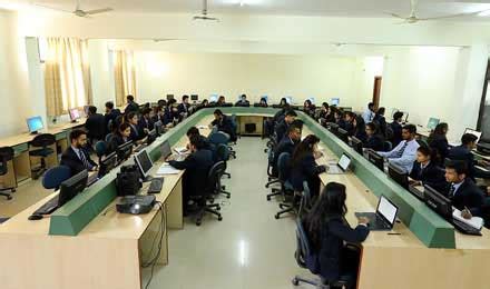 Top Management Institute in Dehradun | Doon Business School (DBS)