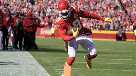 Kansas City Chiefs Kadarius Toney hopscotches his way to his first career TD