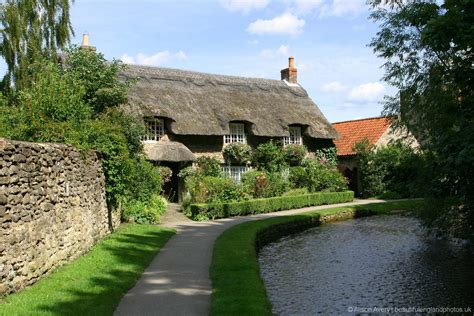 Thatched Cottages in England - Beautiful England Photos