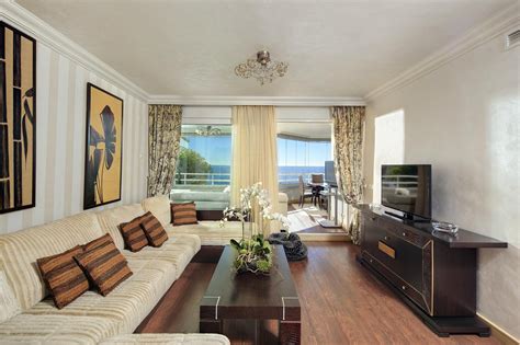 CORAL BEACH APARTHOTEL - Updated 2024 Prices & Condominium Reviews (Marbella, Spain)