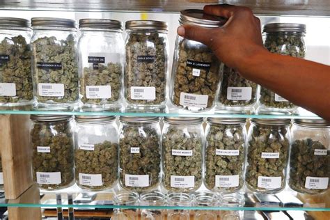 Illinois Taking Applications For New Marijuana Dispensaries