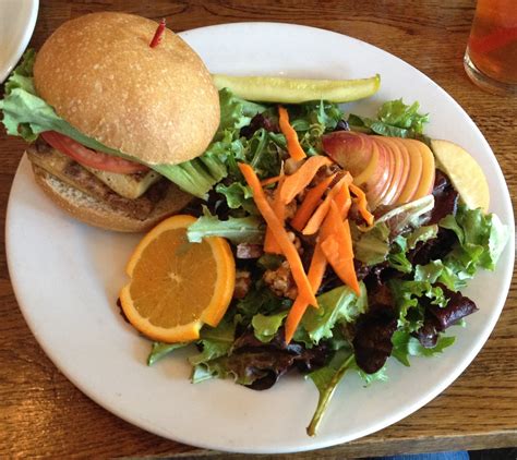 Sacramento Vegan: Burgers and Brew