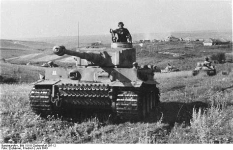 [Photo] Tiger I heavy tanks of the German 2nd SS Panzer Division 'Das Reich', Kursk, Russia, Jun ...