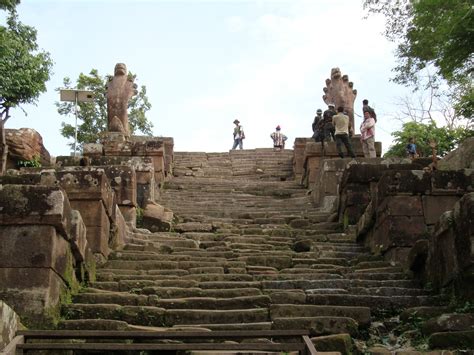 Preah Vihear Temple Historical Facts and Pictures | The History Hub