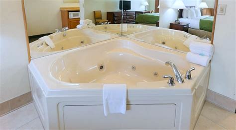 Michigan Hot Tub Suites - Hotels With In-Room Whirlpool Tubs