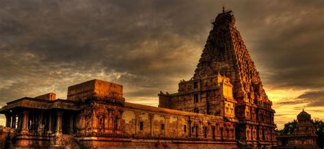 Hindu Temple Architecture Style and Analogous of the Human Body