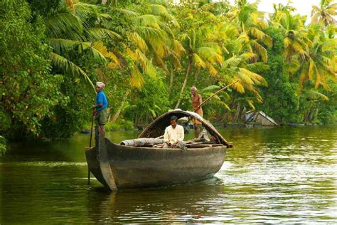 Munnar & Alleppey Tour Packages | Amaze My Trip