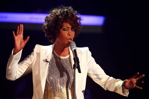 Whitney Houston hits a high note in Sparkle trailer