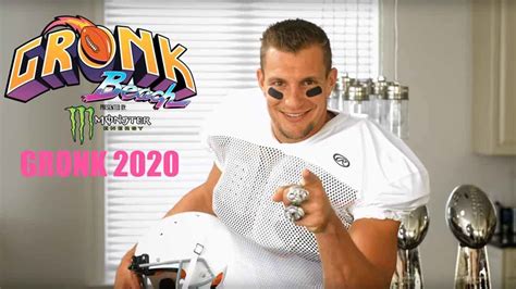 Rob Gronkowski to host Super Bowl party on Miami Beach