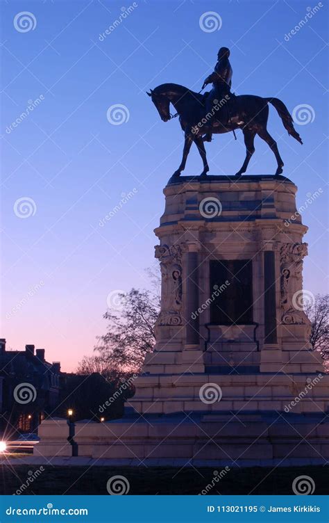 Robert E Lee Statue, Richmond, Virginia Editorial Image - Image of city ...